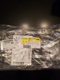 22976463 2017 2019 Buick Lacrosse Front Bumper License Plate Mounting Bracket New Oem