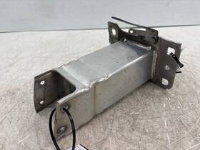 8w0-807-134-a Audi 2018-2024 S4 A4 Front Right Bumper Reinforcement Bracket Oem