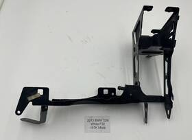 51647245791 Bmw 12-18 F30 1/2/3/4 Left Driver Side Headlight Arm Bracket Mount Support Oe