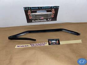 1484558 Cadillac 65 Right Passenger Side Rubber Quarter Panel To Rear Bumper End Filler