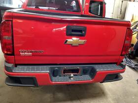 22890958 Chevrolet Used Rear Bumper Assembly Fits 2016 Colorado Painted Grade A