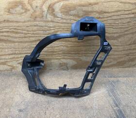 23303199 Chevrolet 2018-2021 Equinox Front Bumper Left Side Fog Light Bracket Oem