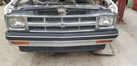 105-01098a Chevrolet Truck Front Bumper Chrome With Impact Strip Fits 91-94 Blazer S10/jimmy S15 115010