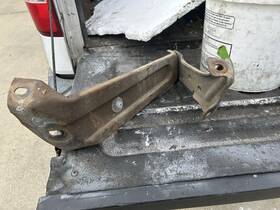 C2oz-17754-a Fomoco 1962 All Ford Fairlane And Ranchero Front Bumper Passengers Mounting Brkts-used