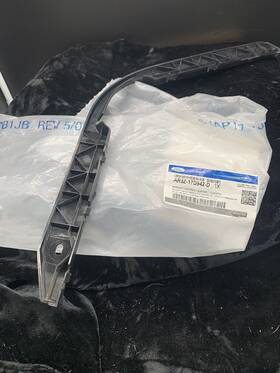 Ar3z-17d942-d Ford Genuine Mustang 2010-14 Right Rear Side Bumper Retainer Used