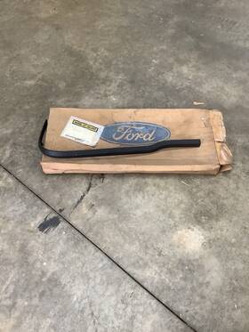 D4oz-17k834-a Ford Nos 1974 Gran Torino Lh Outer Bumper Pad
