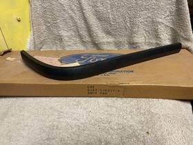 D4dz-17k831-a Ford Fomoco Nos 1974-77 Maverick Lh Left Hand Rear Bumper Black Pad