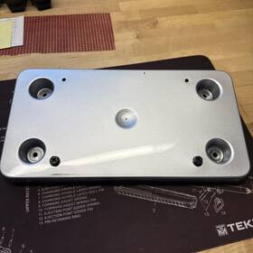 23158733 General Motors 2019 Cadillac Escalade Front License Plate Bracket Silver