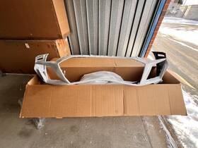4s0807437d Genuine Audi Oem 2019-23 R8 Front Bumper Cover Damaged