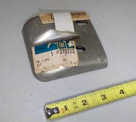 370223 Gm Nos 77 78 79 Chevy Impala Caprice Front Chrome Bumper Center Skid Plate