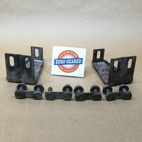 15669125 Gm Gmc Chevy Chevrolet 95-97 Blazer Jimmy Rear Fender Brackets With Bolts Pair Left And Right Oem