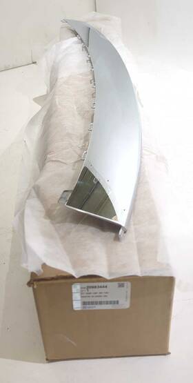 20983444 Gmc New Oem Genuine Gm Chrome Step Bumper Protector 2013-2017 Buick Enclave