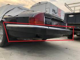 190-50723 Jaguar 82-91 Xjs Complete Rear Black Bumper Assemblty W Chrome Trims As Shown