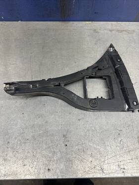 Aw9317b930ag Jaguar 10-15 Xj Rear Right Passenger Side Bumper Mounting Bracket Oem