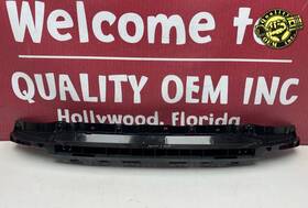 Hy3217a793ab Land Rover 2017-2024 Discovery Front Bumper Center Support Mount Bracket Oem 47k