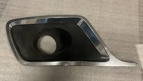 Ah63-17k947-baw Lincoln 2010-2012 Mkz Bumper Right Fog Light Bezel Chrome Trim Grille Insert