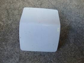 2206982830 Mercedes W220 00-06 S500 Amg Side Skirt Jack Cover White Fr Right