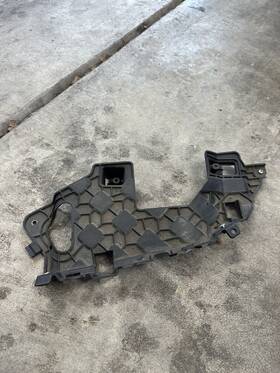 A2128856414 Mercedes-benz 2014-2016 E350 Exhaust Bracket Right Rh Amg Pkg Oem