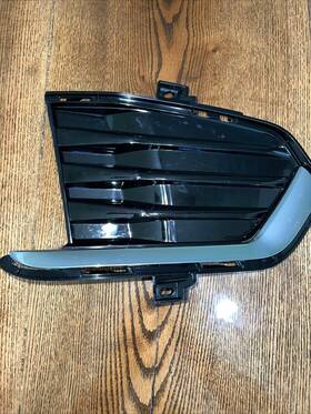 85126125 Oem 2017 2018 2019 2020 2021 2022 2023 2024 2025 Cadillac Xt5 Rt Run Light Bezel
