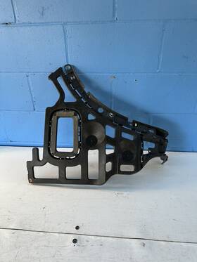 7p5807378a Porsche 2010-2018 Cayenne Rear Right Bumper Bracket Retainer Oem