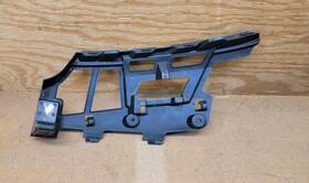 M8a2-17d957 Range Rover 2018 2019 2020 - 2023 Velar L560 Front Bumper Right Side Bracket Oem