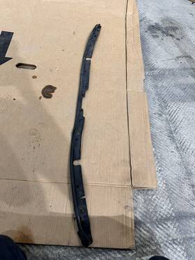 57735-an00a Subaru Legacy Front Bumper Upper Seal Molding Oem 57735 An00a