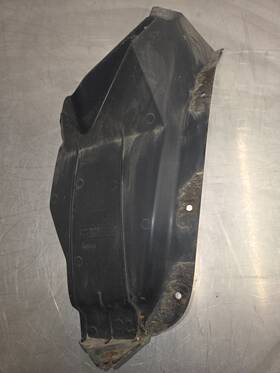 96545646 Suzuki 2006 Forenza Passenger Side Rear Bumper Liner Oem