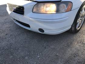 399861715 Volvo 2005 2006 S60 Front Bumper Assembly 614 White With Fog Lamps 916252